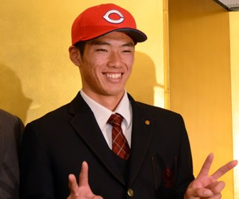 ドラフト１位・中村と仮契約「息の長い選手に」、背番号は『２２』