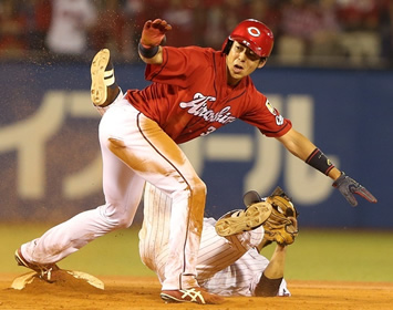 野間峻祥、『二刀流』で滑り込める高い技術も持つ男！／足で魅せる