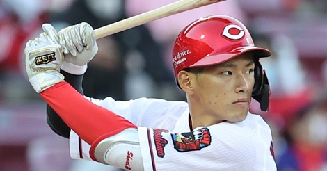 複数ポジション守る・中村奨成、他球団「捕手に専念させた方が怖い」