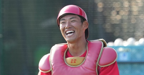 １１歳上の先輩に勇気を持って…広島・中村奨成が會澤翼に見せた成長