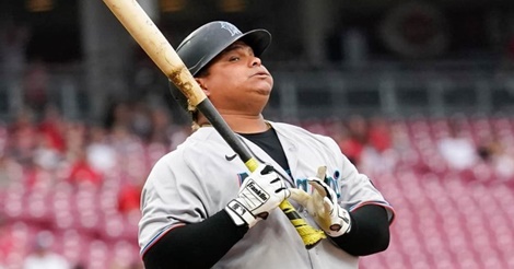 死球で乱闘と思いきや…まさかの展開、ハプニングにネット『爆笑』！