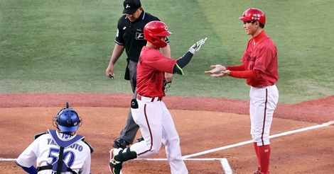 かっこよすぎる西川のバット『置き』！何度でも見たくなる確信アーチ