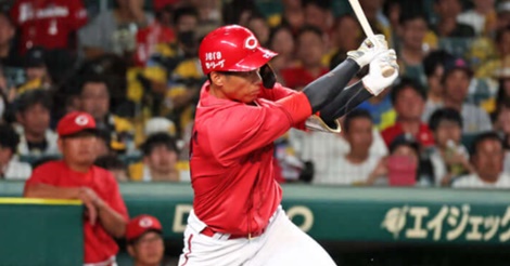 中村奨成は一軍も厳しい立場、捕手問題決着で現役ドラフト名簿入りも