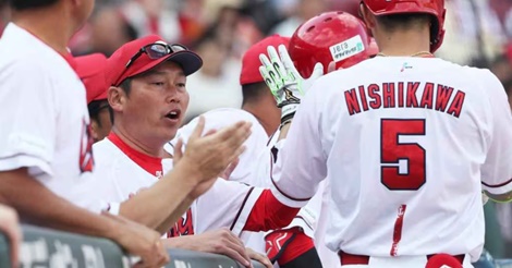 中軸打者にも迷わずバント＆代打！新井采配、短期決戦で威力発揮か？