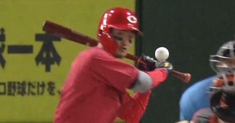 新井監督が「あとでサインちょうだい」と…思わず矢野の口角も上がる