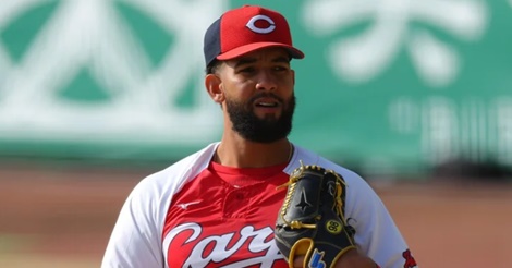 「出てたのか」ドミニカの広島右腕、併殺でピンチ脱出にファン熱狂！