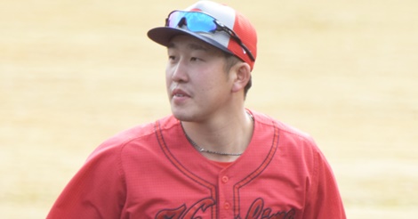 カープが使う「一塁・小園」究極オプションの「悩ましいチーム事情」