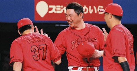 決勝打の野間に新井監督「打ってヨシ、顔ヨシ、野間タカヨシ」ご満悦